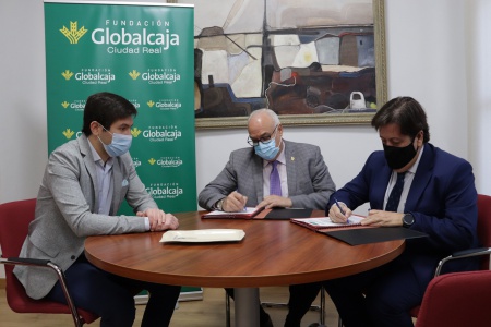 firma_del_convenio_con_globalcaja_para_las_jornadas_empresariales